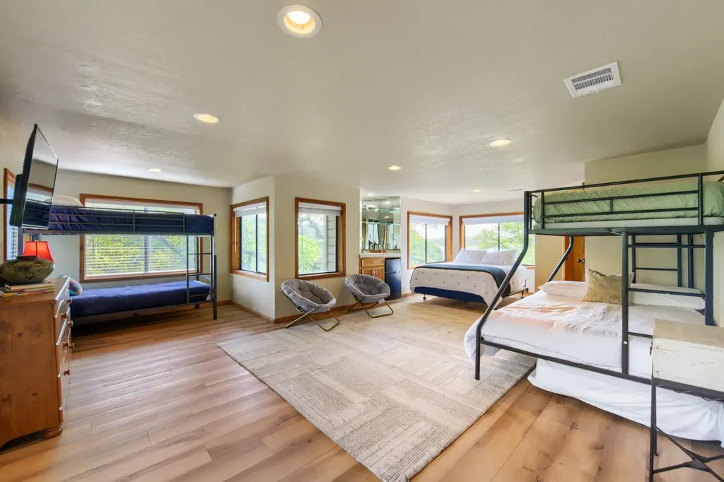 509 Coventry Road Spicewood TX 78669
