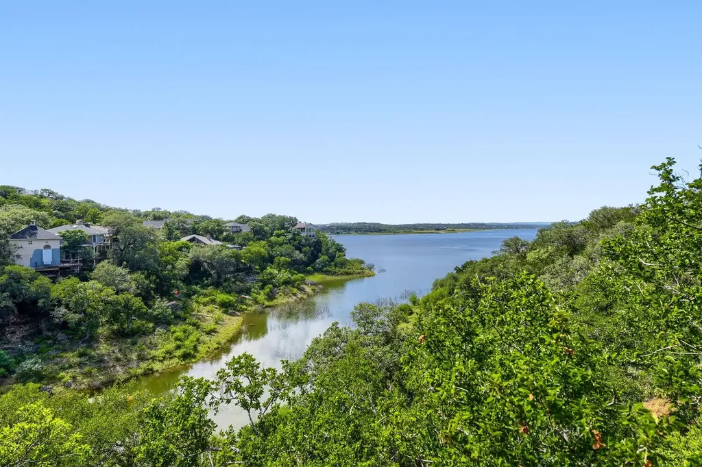 509 Coventry Road Spicewood TX 78669