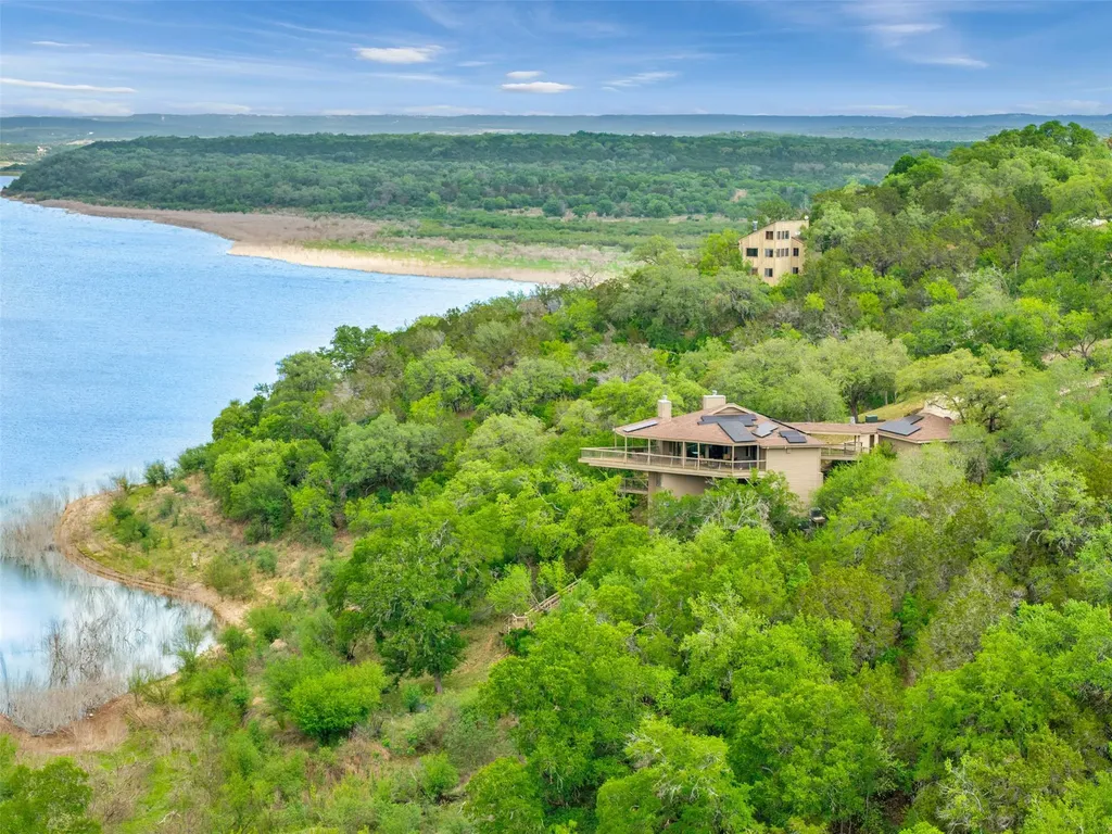 509 Coventry Road Spicewood TX 78669
