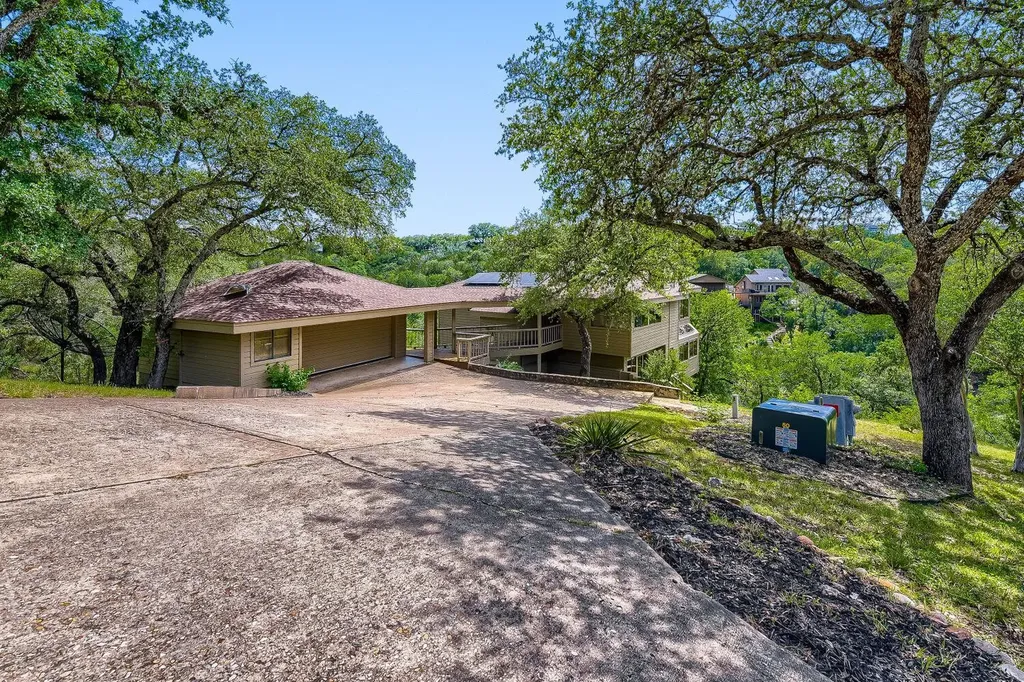 509 Coventry Road Spicewood TX 78669