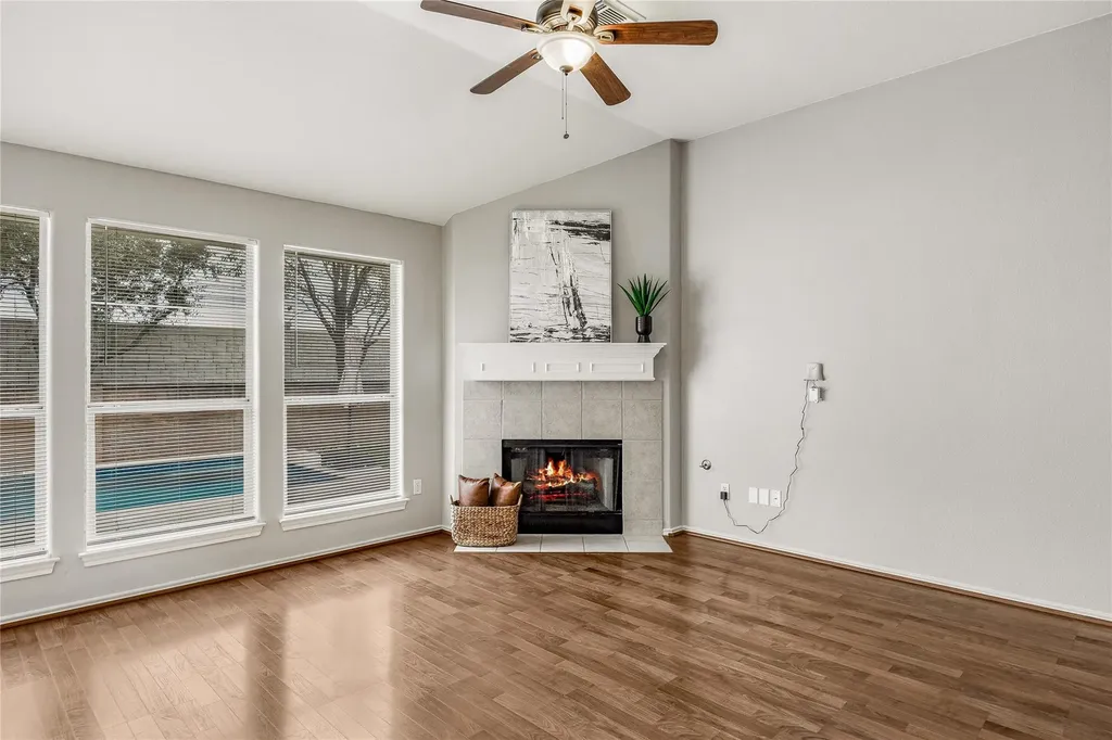4319 S Summercrest Loop Round Rock TX 78681