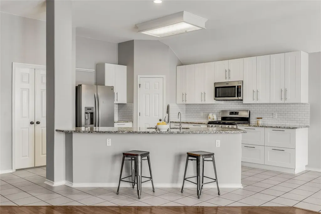 4319 S Summercrest Loop Round Rock TX 78681