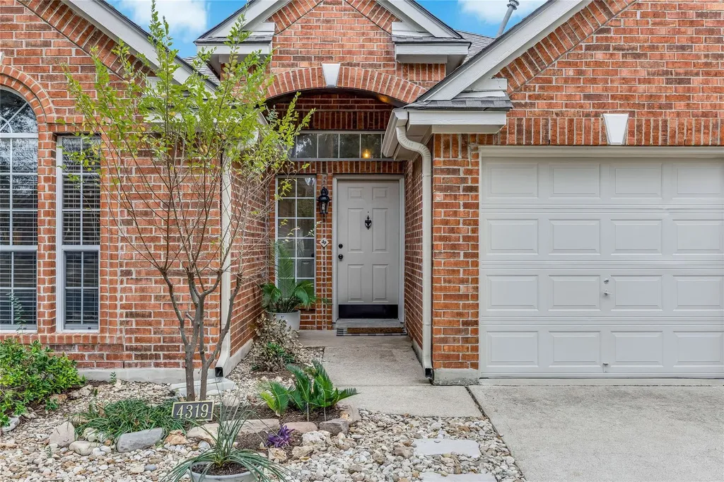4319 S Summercrest Loop Round Rock TX 78681