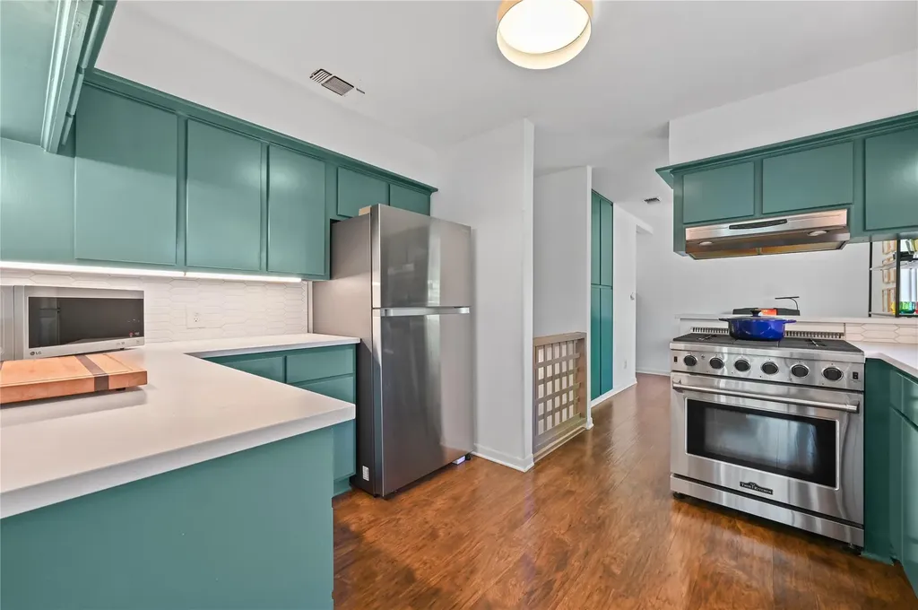 3907 Cresthill Drive Austin TX 78731