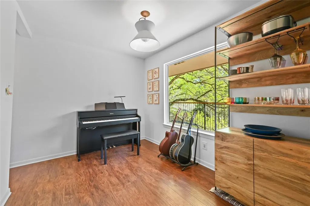 3907 Cresthill Drive Austin TX 78731