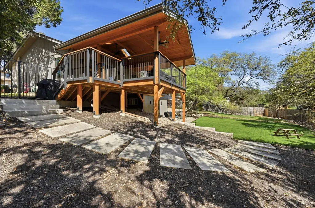 3907 Cresthill Drive Austin TX 78731
