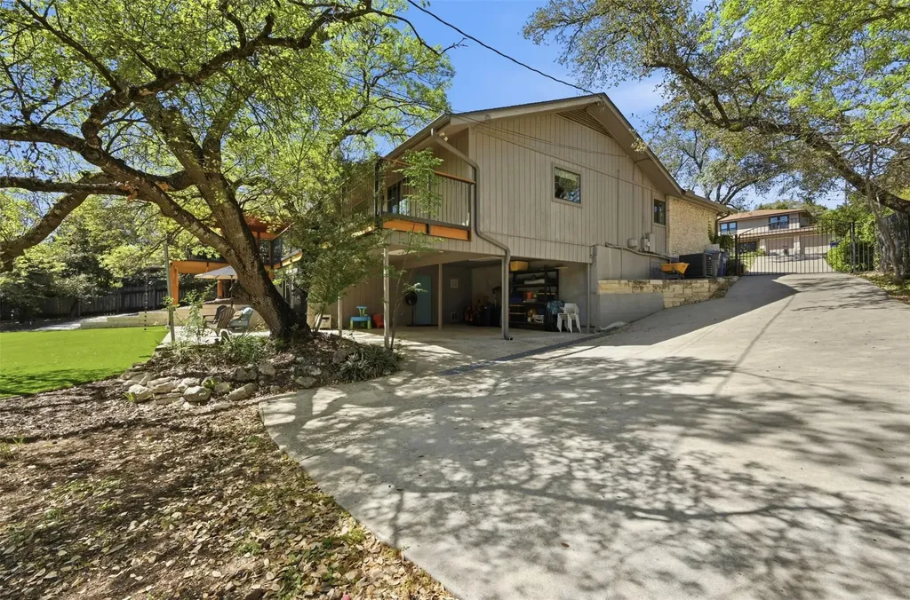 3907 Cresthill Drive Austin TX 78731