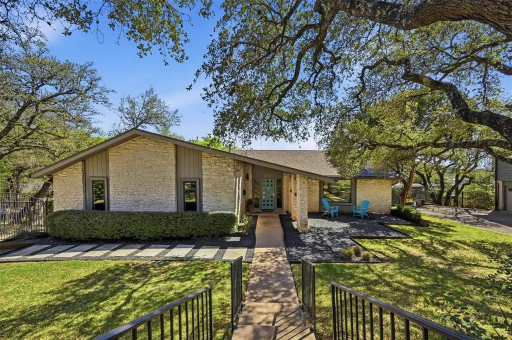 3907 Cresthill Drive Austin TX 78731