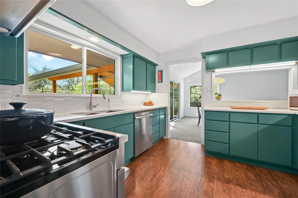 3907 Cresthill Drive Austin TX 78731