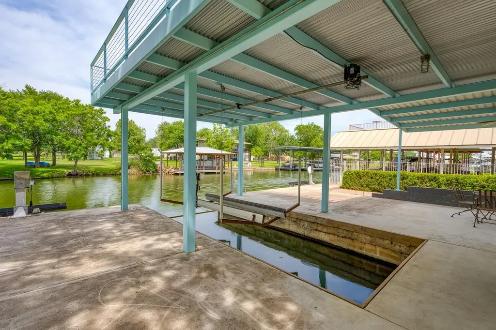 521 E Briarway Drive Granite Shoals TX 78654