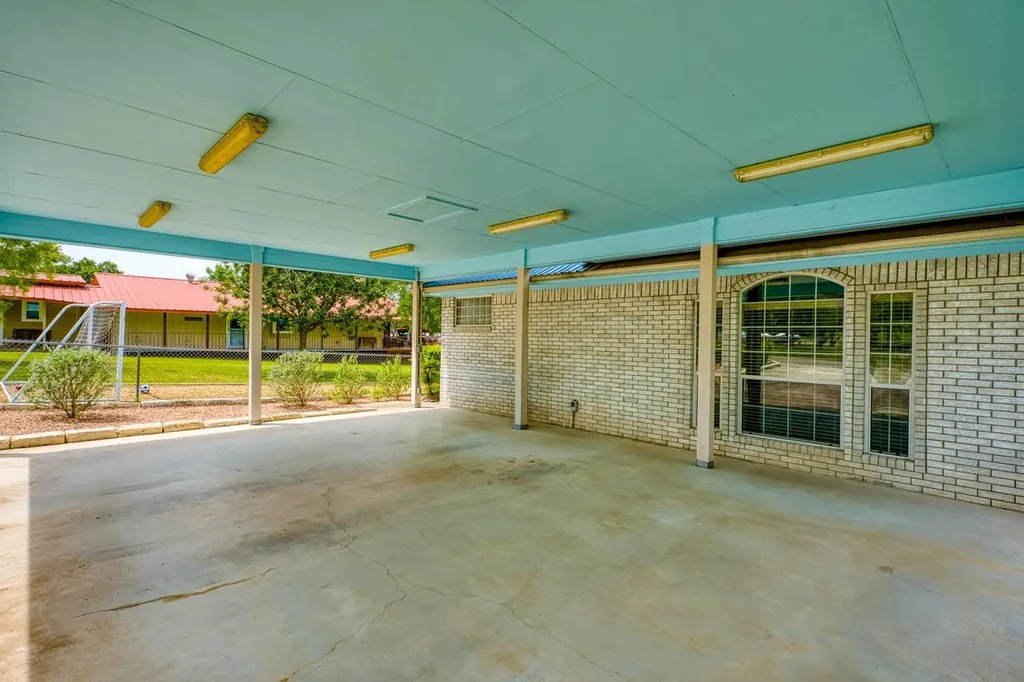521 E Briarway Drive Granite Shoals TX 78654