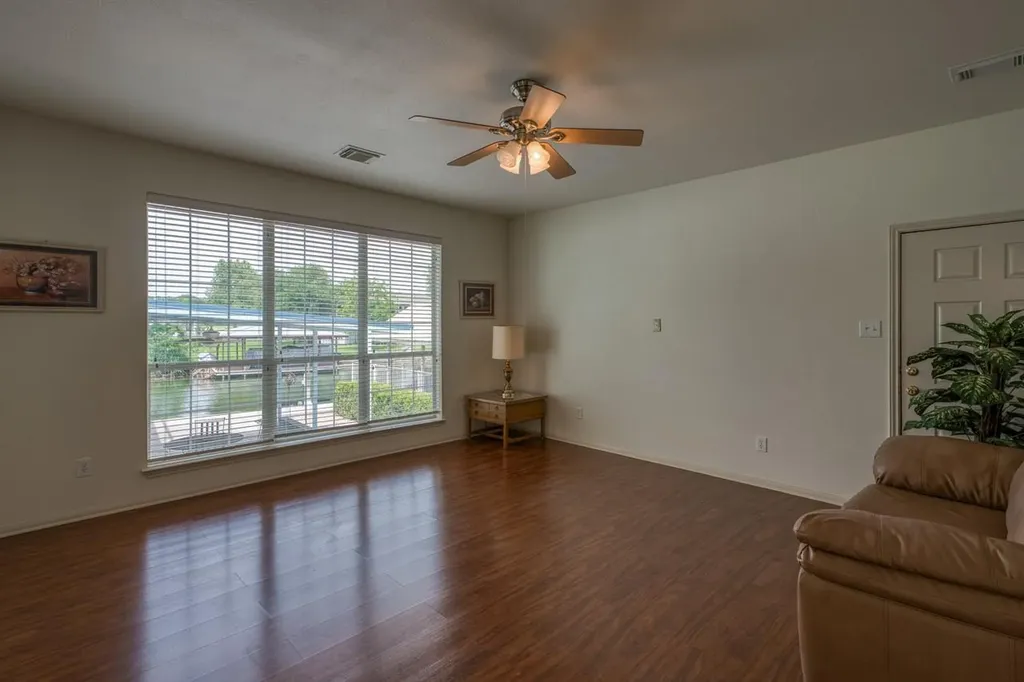 521 E Briarway Drive Granite Shoals TX 78654
