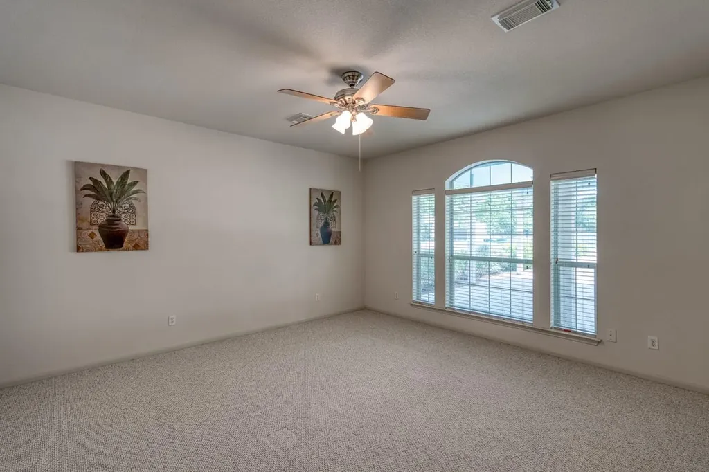 521 E Briarway Drive Granite Shoals TX 78654