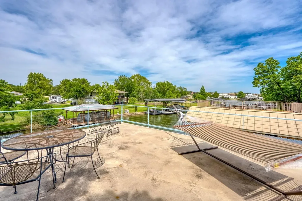 521 E Briarway Drive Granite Shoals TX 78654