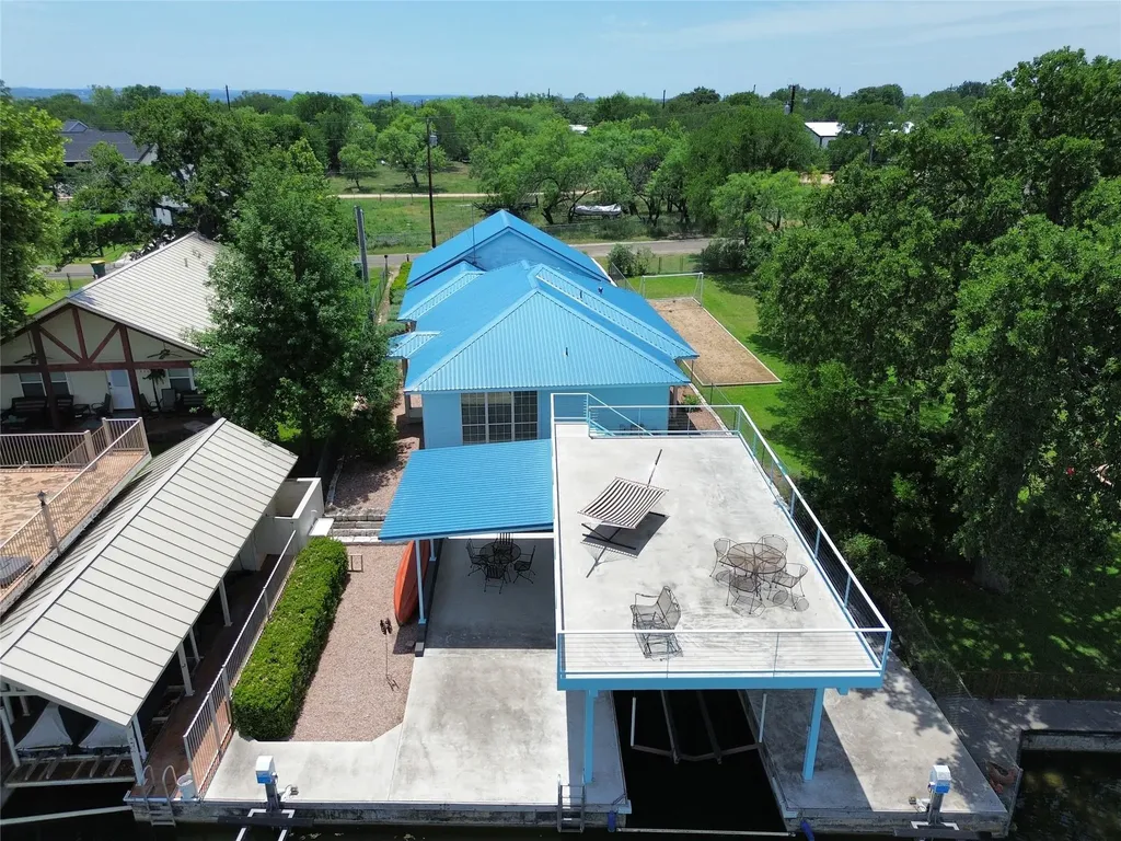 521 E Briarway Drive Granite Shoals TX 78654
