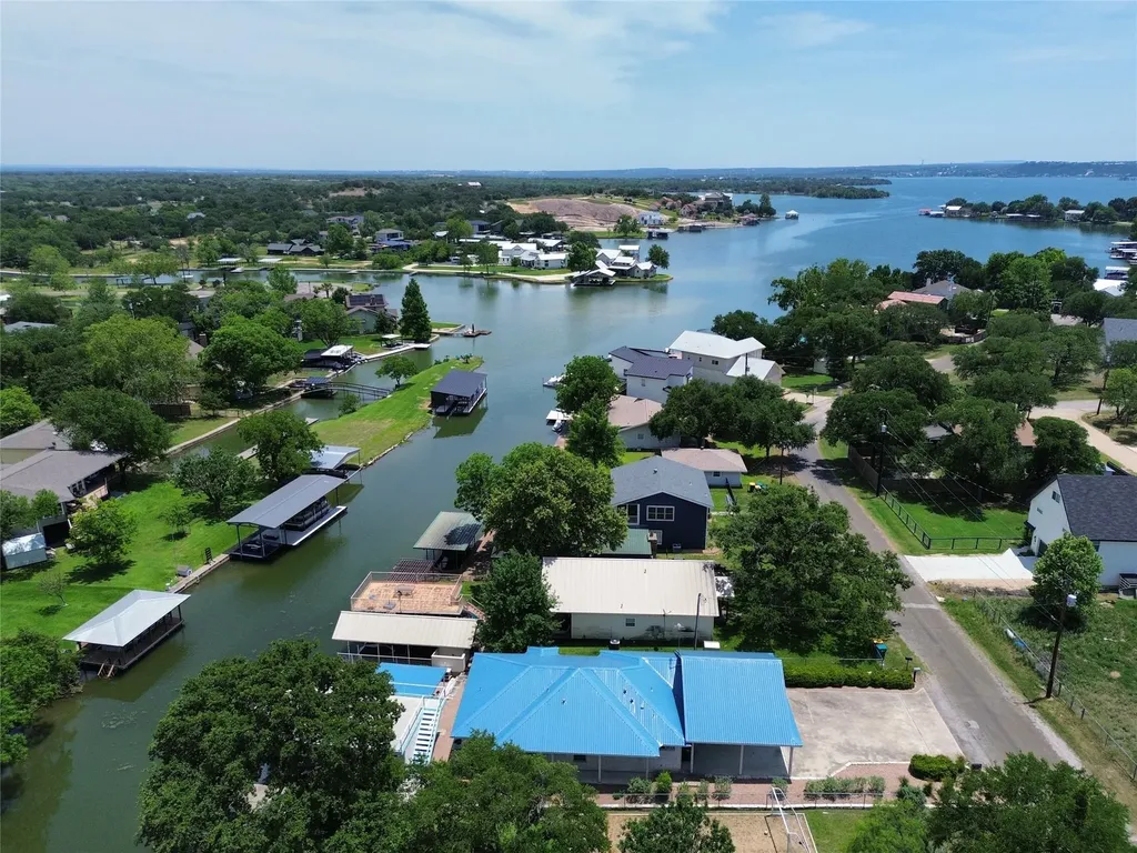 521 E Briarway Drive Granite Shoals TX 78654