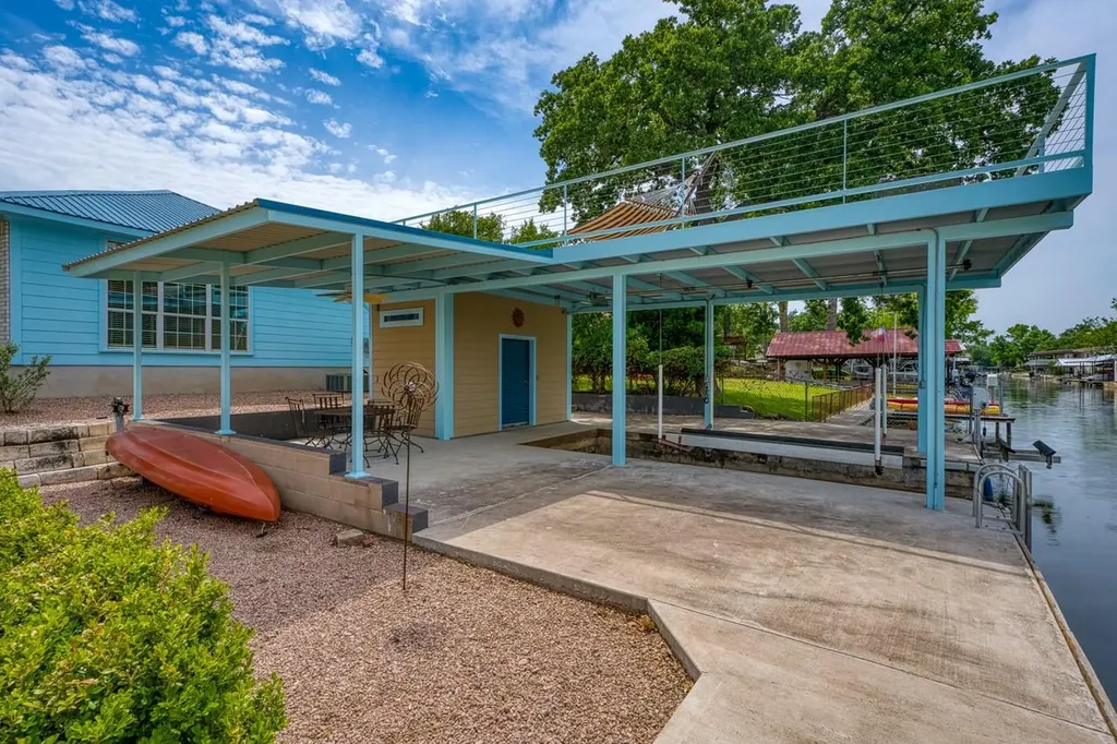 521 E Briarway Drive Granite Shoals TX 78654