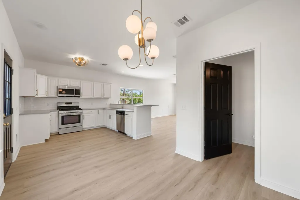 5408 Downs Drive Austin TX 78721