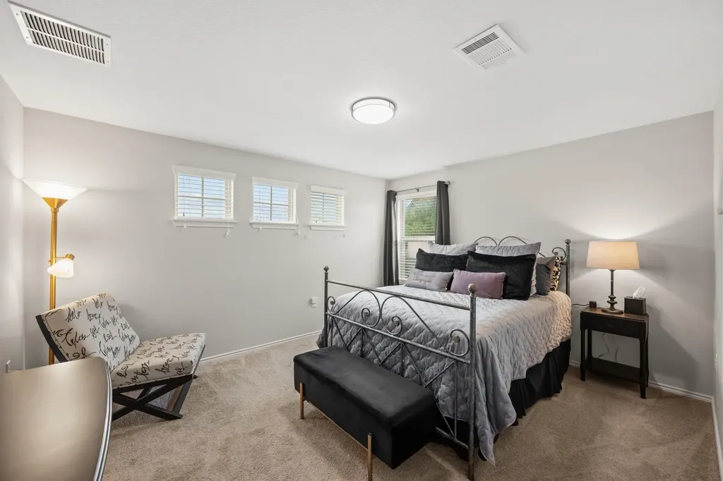 9324 Hunter Lane Austin TX 78748
