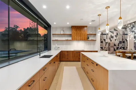 1604 Barclay Drive Austin TX 78746