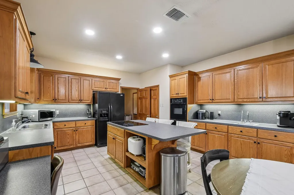 4014 Fm 713 Lockhart TX 78644
