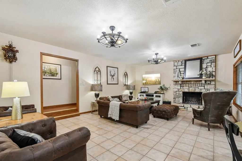 4014 Fm 713 Lockhart TX 78644