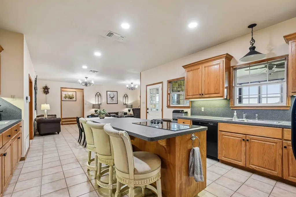 4014 Fm 713 Lockhart TX 78644