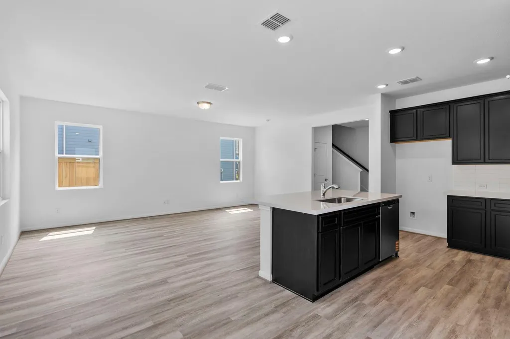 106 Pebblestream Pass Taylor TX 76574