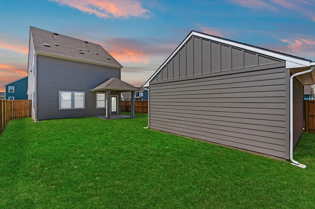 106 Pebblestream Pass Taylor TX 76574