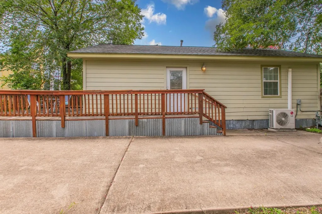 1107 Vargas Road Austin TX 78741