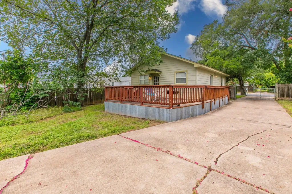 1107 Vargas Road Austin TX 78741