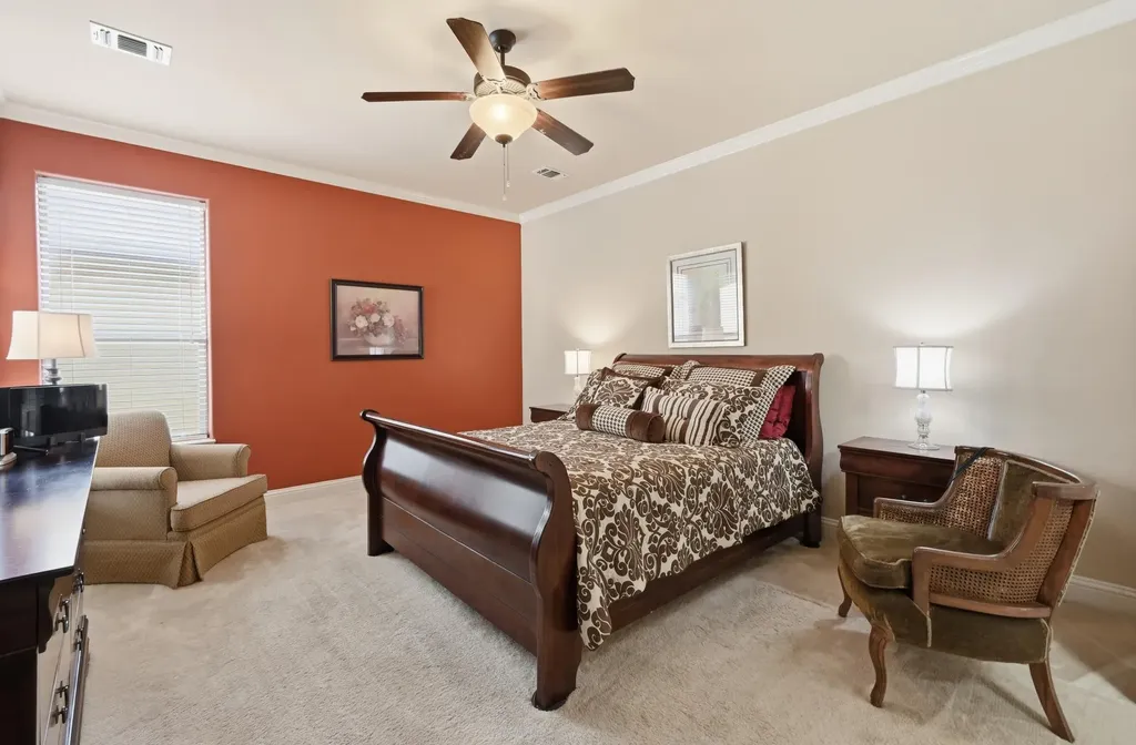 127 Via Villina Buda TX 78610