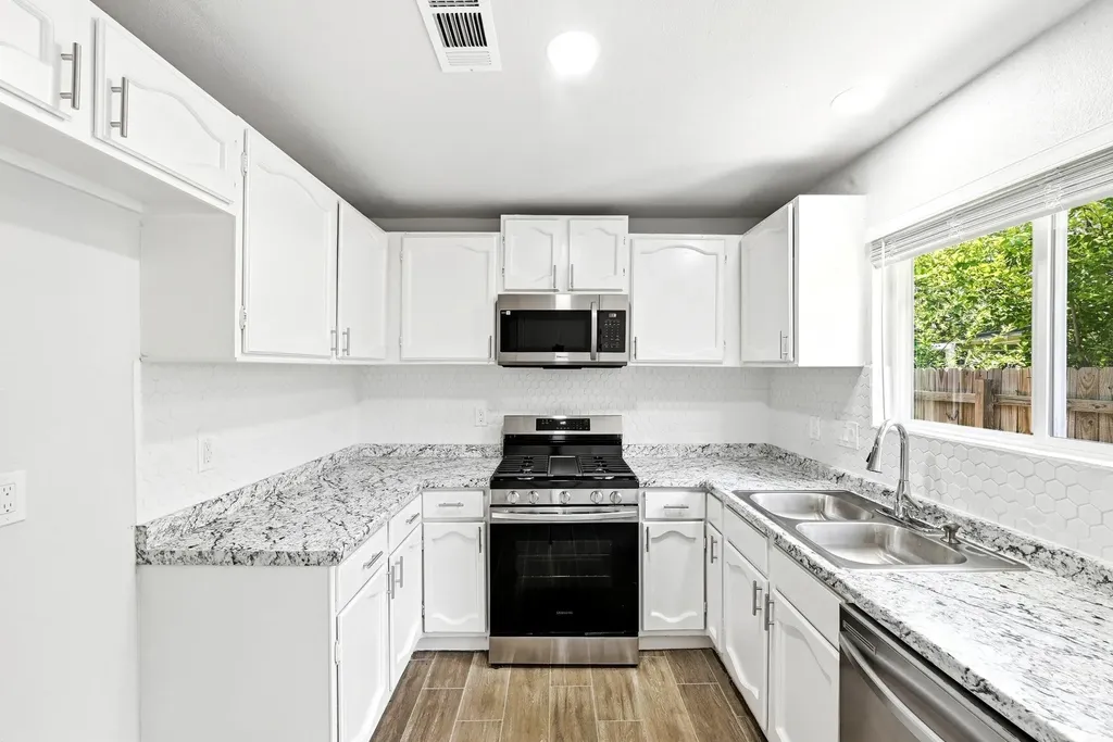 1411 Bellmar Drive Round Rock TX 78664