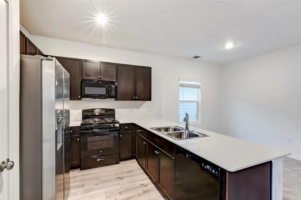 7706 Poppy Petal Loop Del Valle TX 78617