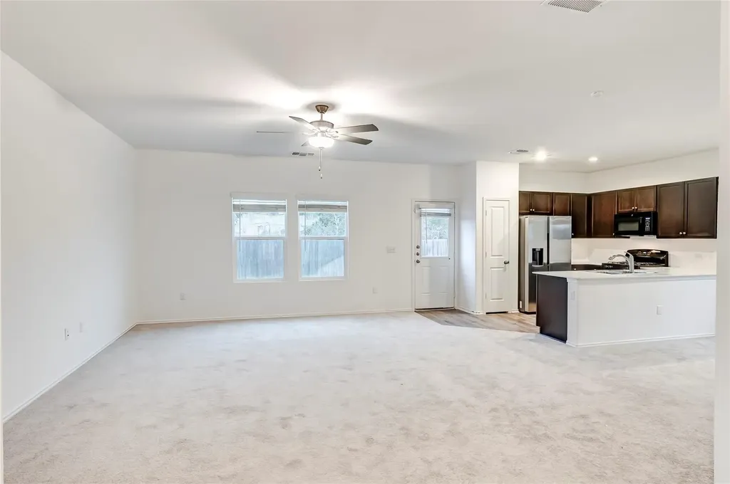 7706 Poppy Petal Loop Del Valle TX 78617