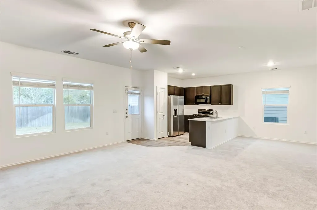7706 Poppy Petal Loop Del Valle TX 78617