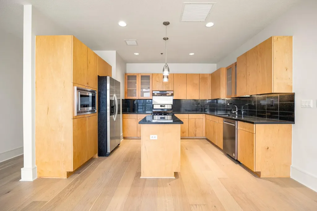 555 E 5th Street Austin TX 78701