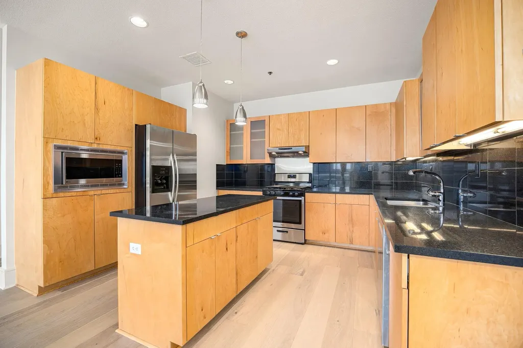 555 E 5th Street Austin TX 78701