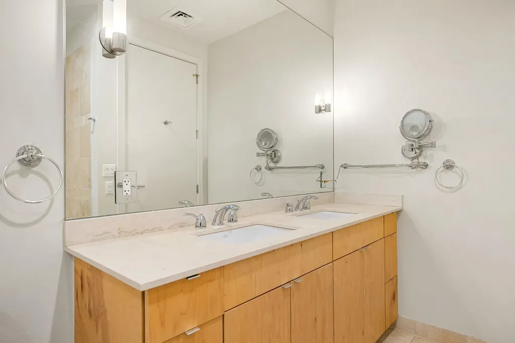 555 E 5th Street Austin TX 78701