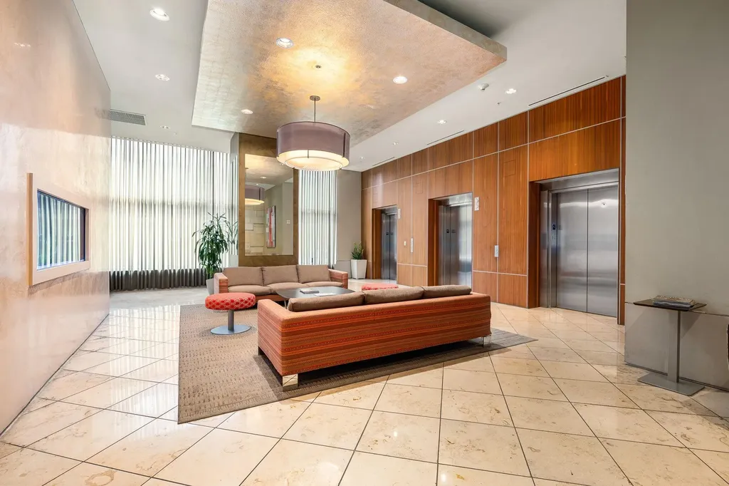 555 E 5th Street Austin TX 78701
