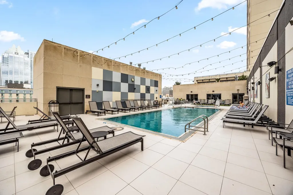 555 E 5th Street Austin TX 78701