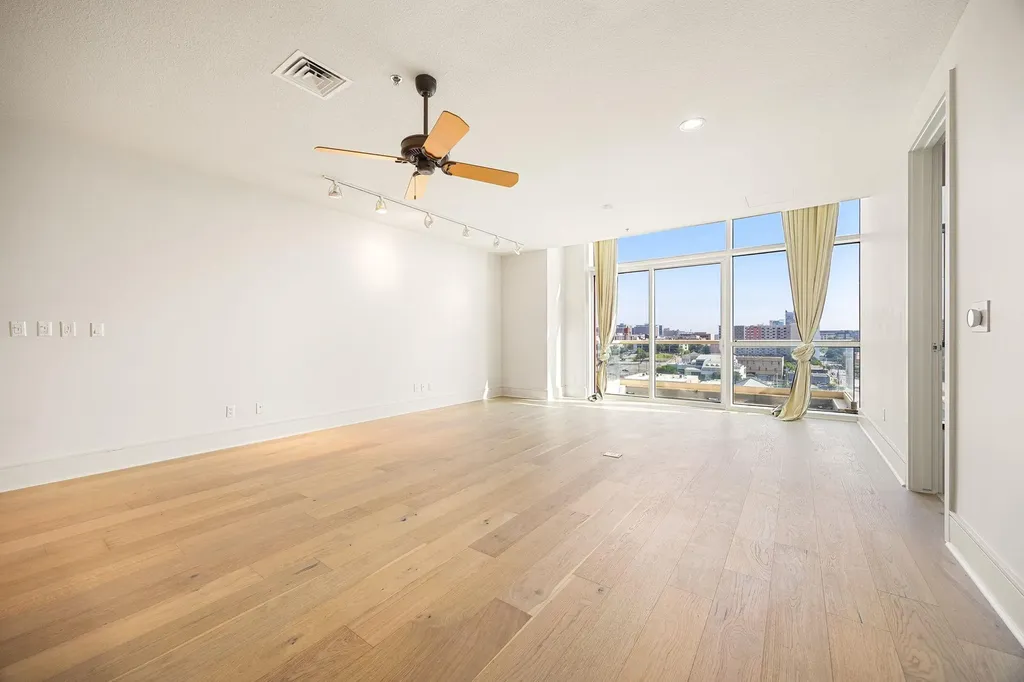 555 E 5th Street Austin TX 78701