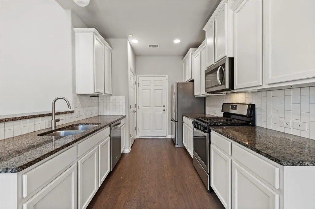 1615 Airedale Road Austin TX 78748