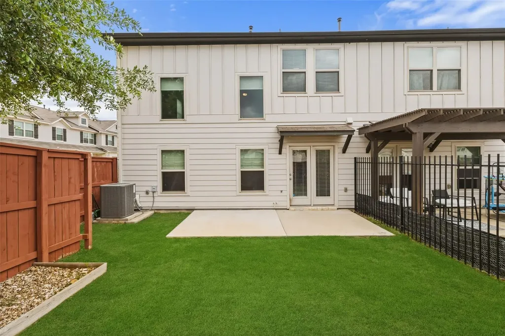 1615 Airedale Road Austin TX 78748