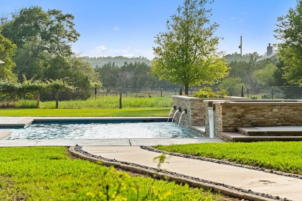 1900 Pursley Road Dripping Springs TX 78620