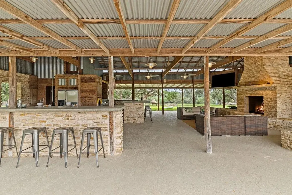 1900 Pursley Road Dripping Springs TX 78620