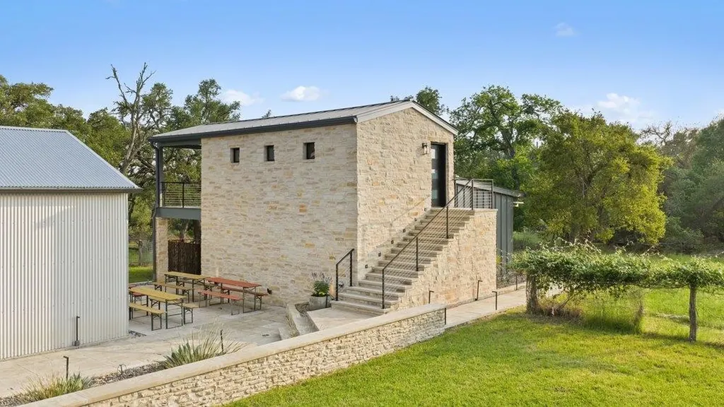 1900 Pursley Road Dripping Springs TX 78620