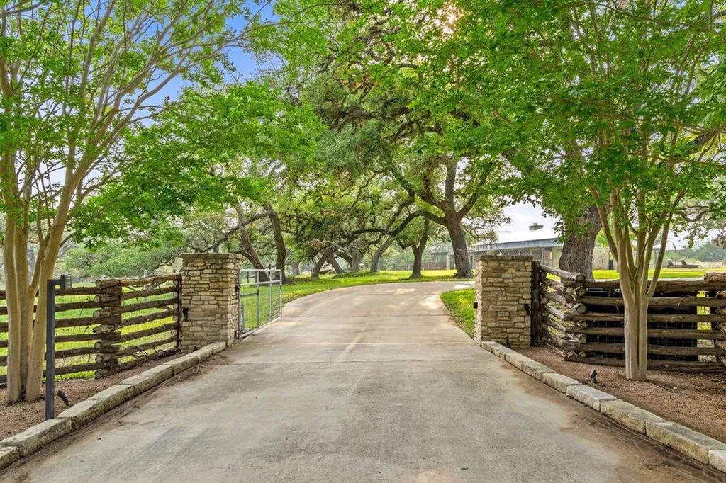 1900 Pursley Road Dripping Springs TX 78620