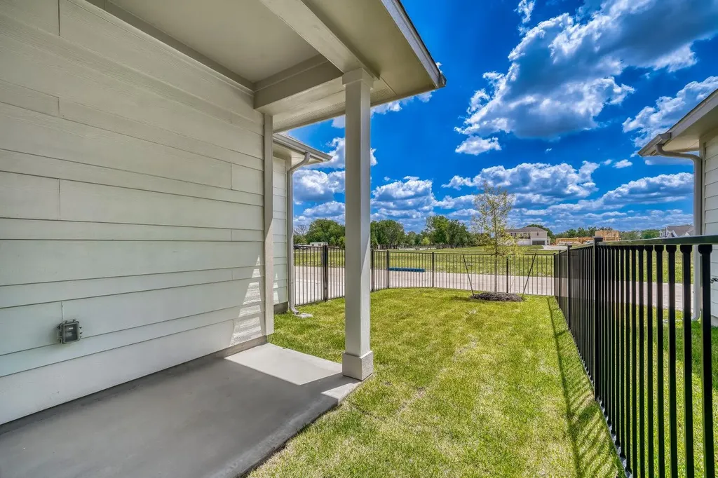 122 International Street Buda TX 78610