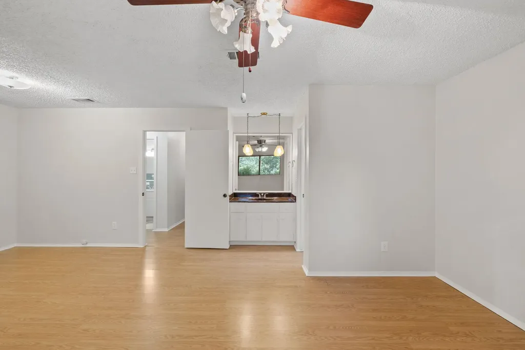 1030 Wisteria Trail Austin TX 78753
